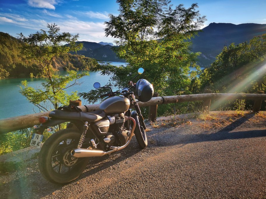 Azur Motorent-瓦尔博讷必去景点