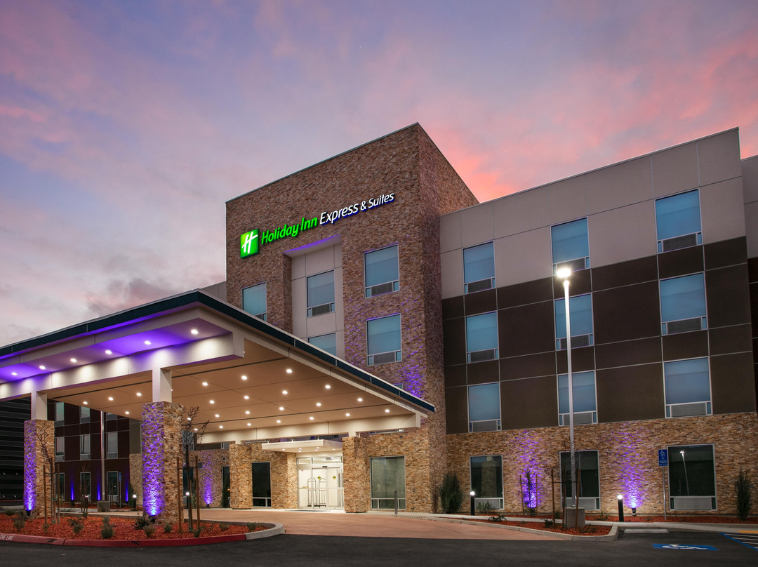 Holiday Inn Express & Suites Oakhurst-yosemite Park Area By IHG主图