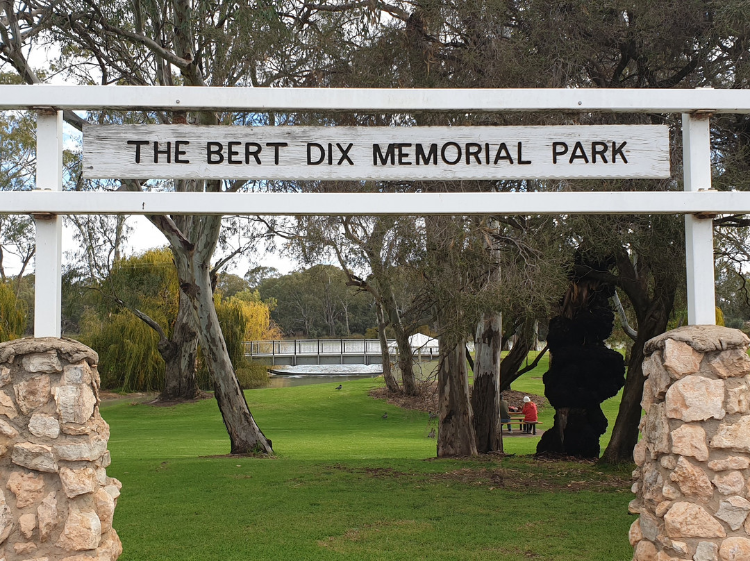 Bert Dix Memorial Park-Paringa必去景点