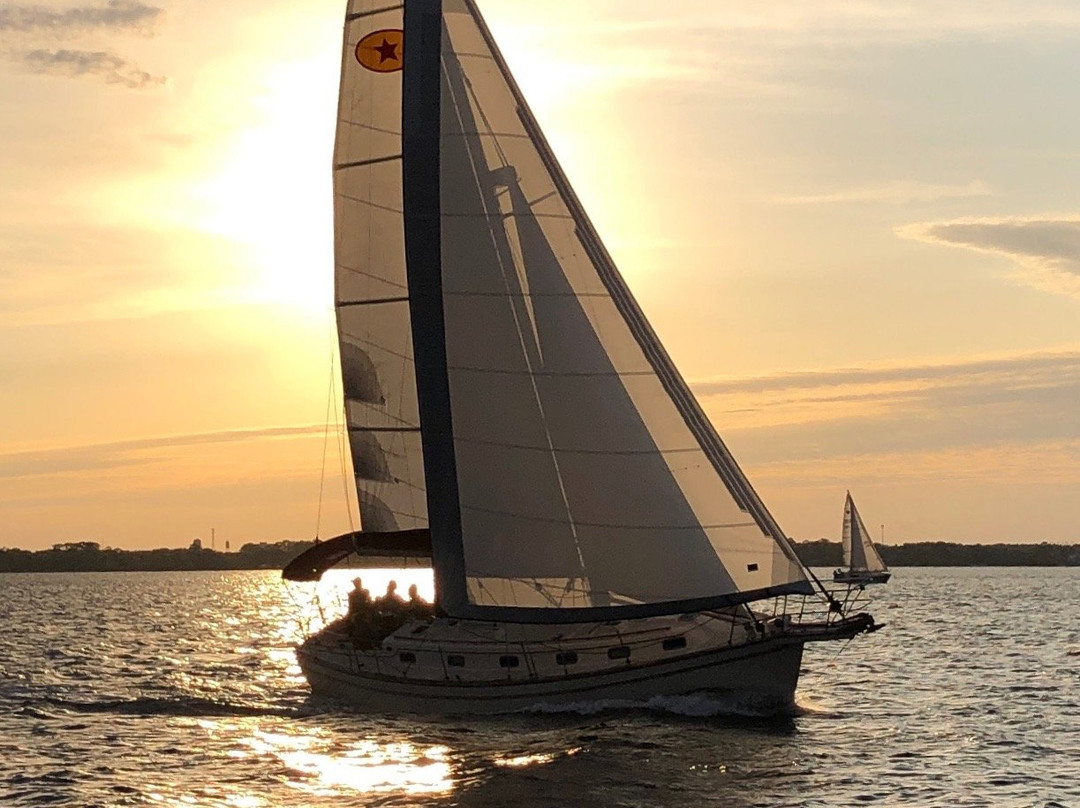 Midbay Sailing景点图片