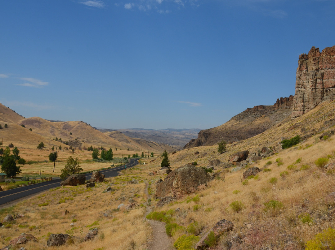 John Day National Monument - Clarno Unit景点图片