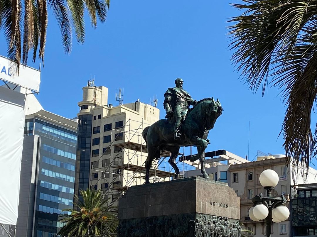 Artigas Mausoleum-蒙得维的亚必去景点