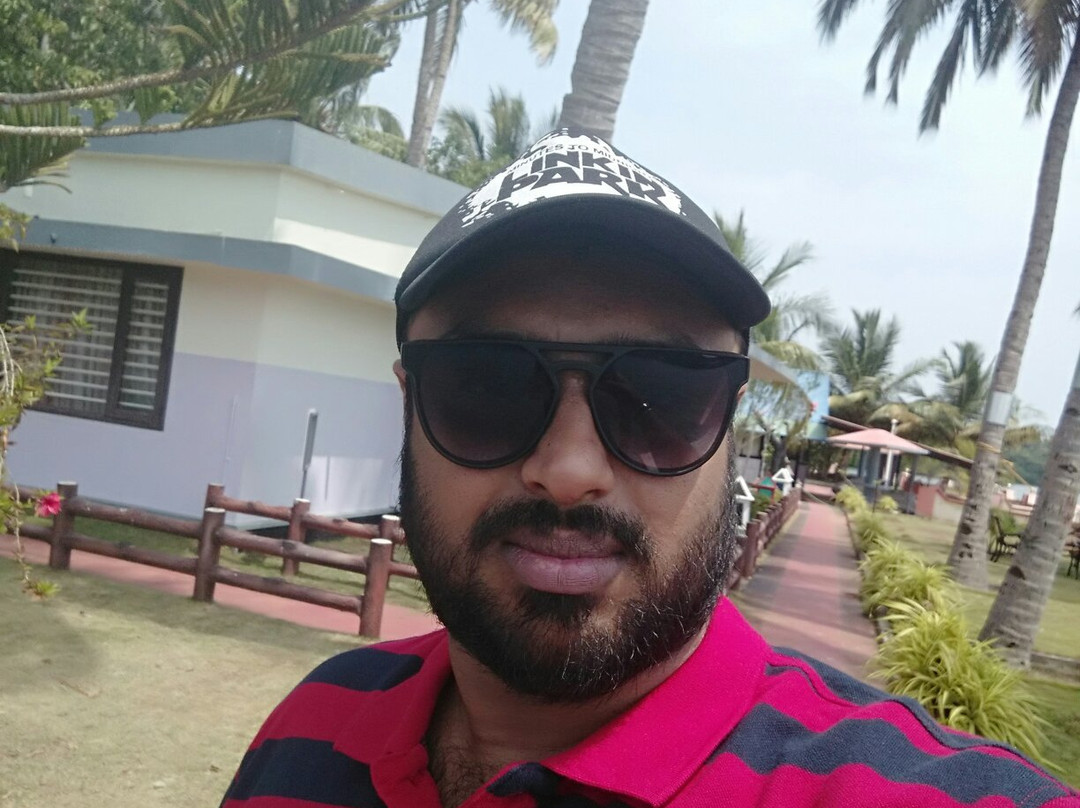 蕾根湖宫殿酒店主图