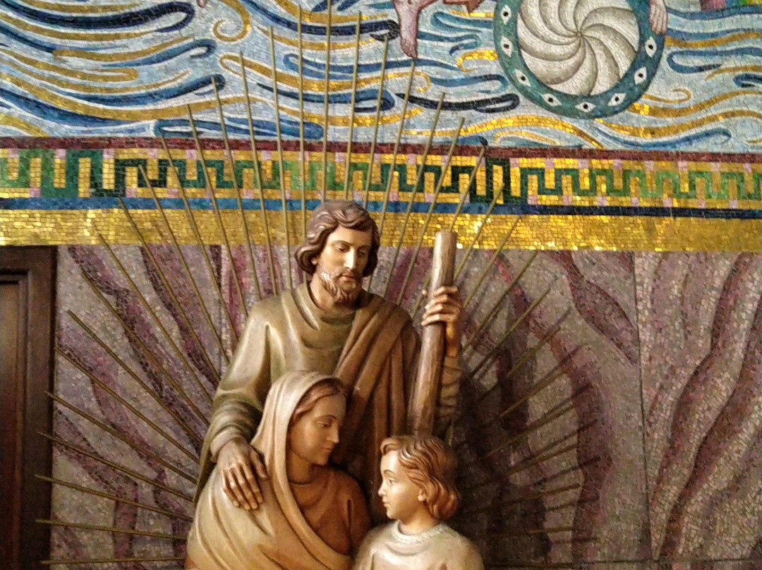 Parrocchia Santa Famiglia-马丁纳弗兰卡必去景点