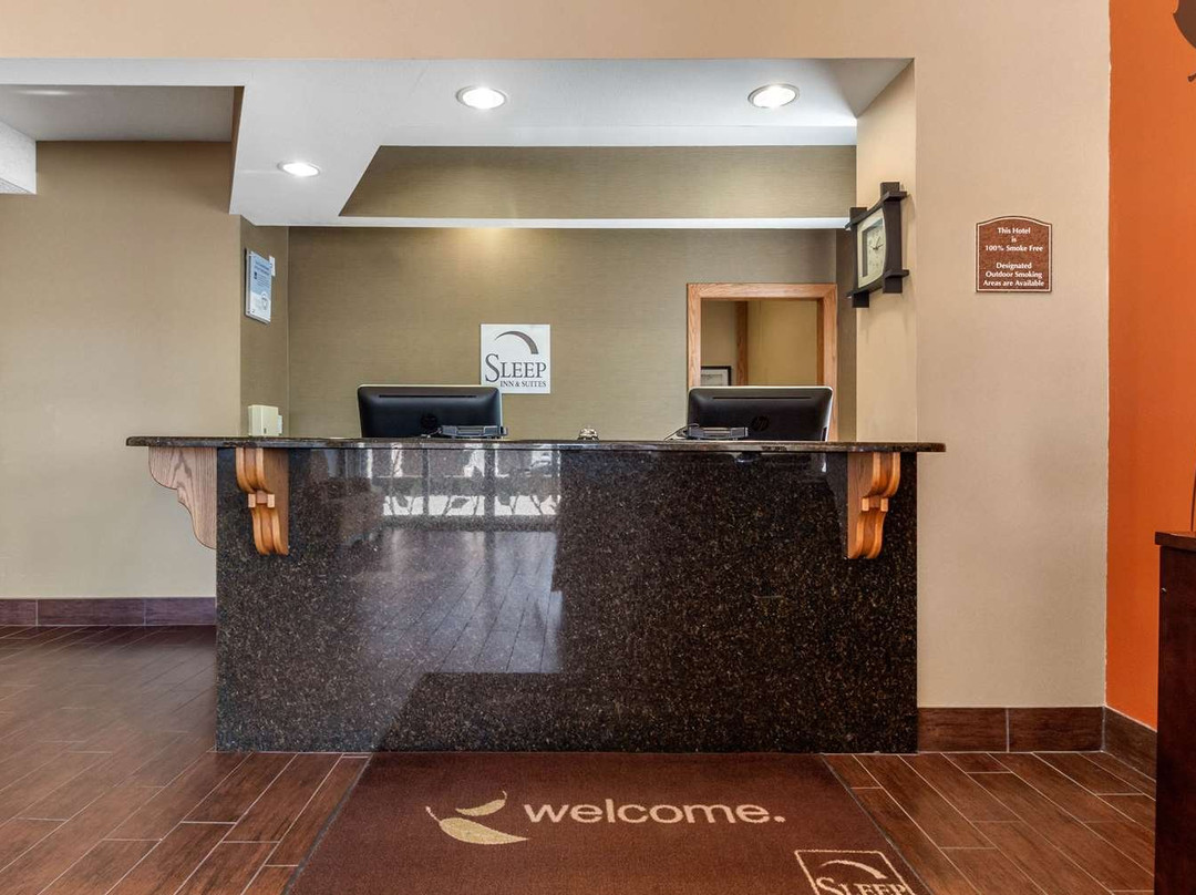 Sleep Inn & Suites Hays I-70主图