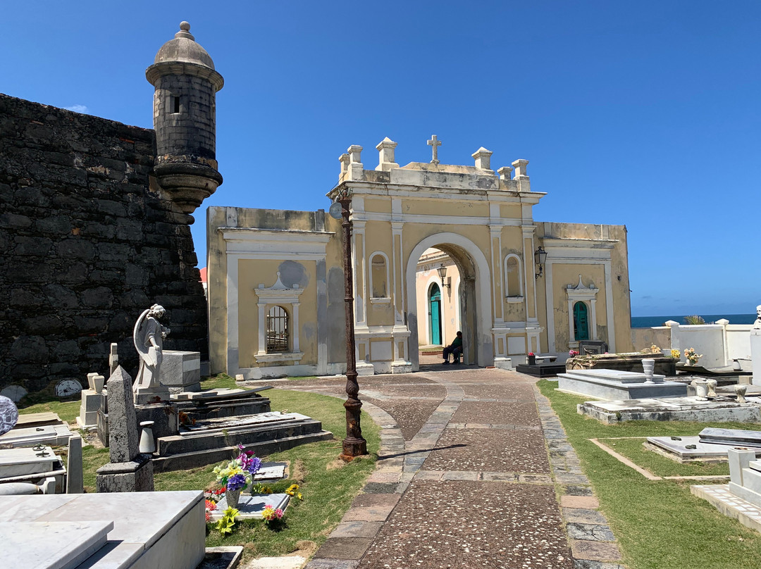 Santa Maria Magdalena de Pazzis Cemetery景点图片