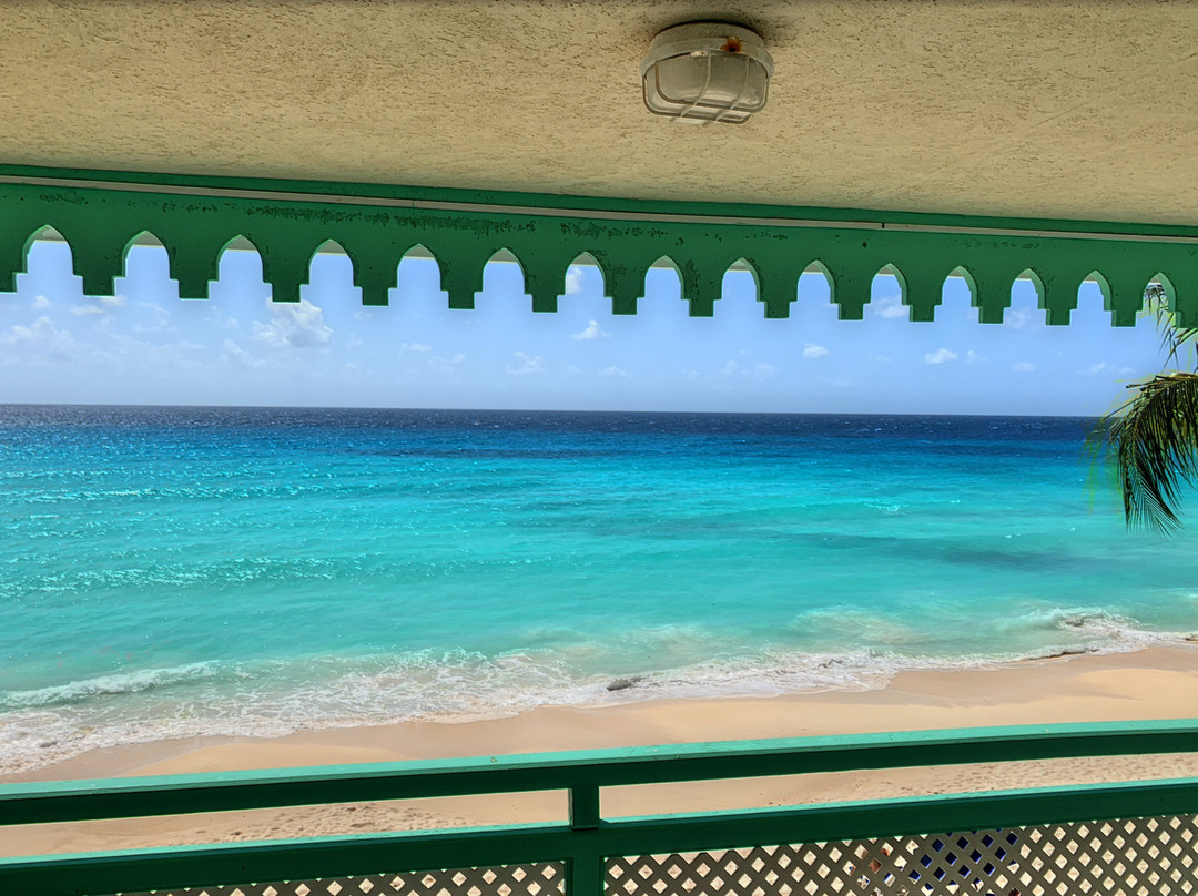 Coral Mist Beach Hotel主图