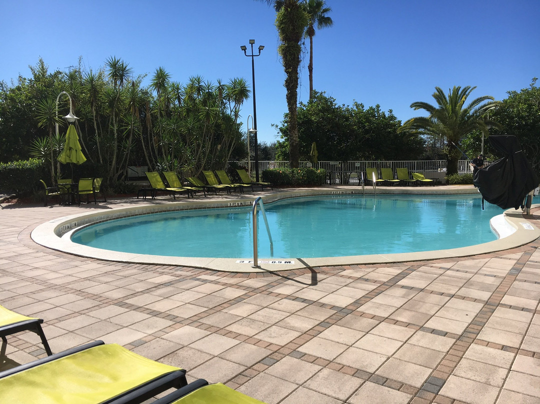 东铭基康福特套房酒店主图