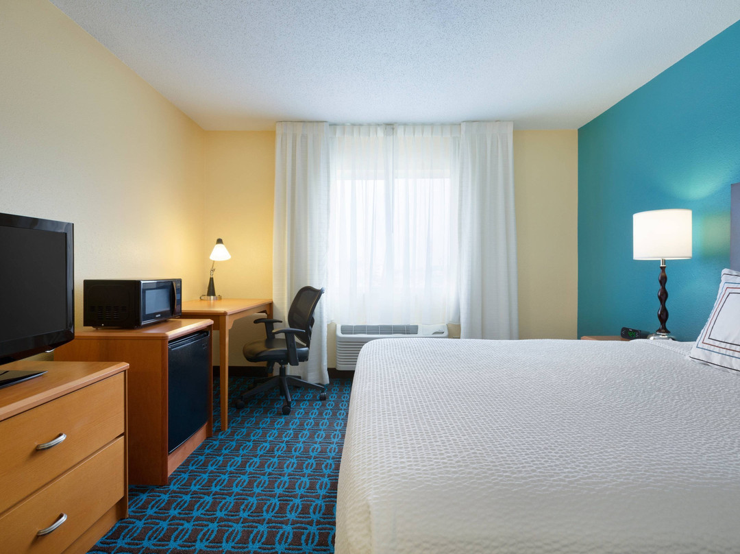 南俾斯麦费尔菲尔德客栈&套房酒店主图