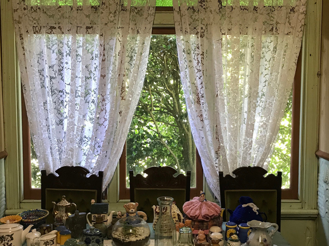 Stefani Hilltop Gallery-Fish Creek必去景点