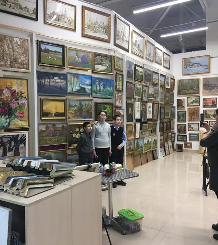 Exhibition Hall of the Museum-Gallery La Boheme Artistique-伊热夫斯克必去景点