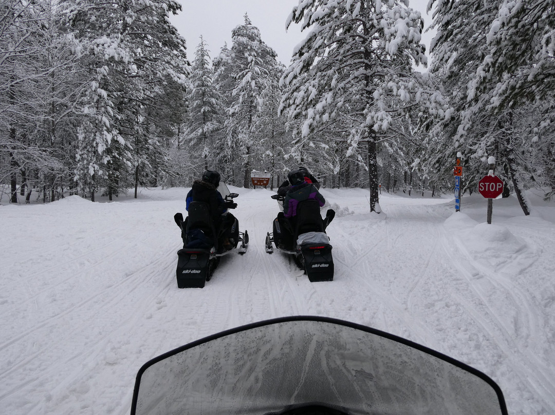 Munising Snowmobile Rentals-缪尼辛必去景点