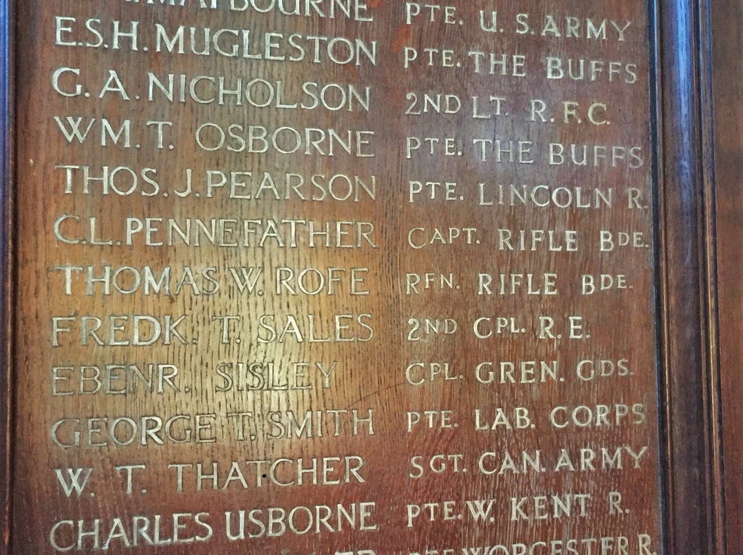 Staplehurst War Memorial景点图片