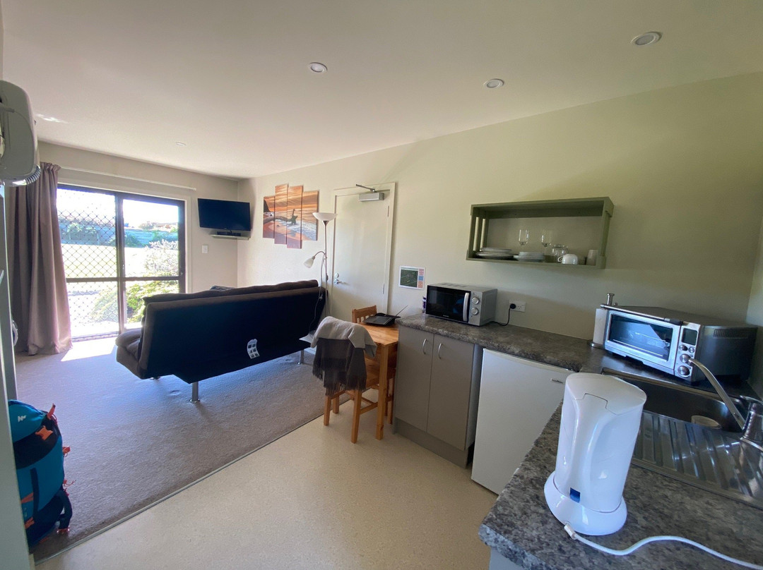 隆伯恩小屋主图