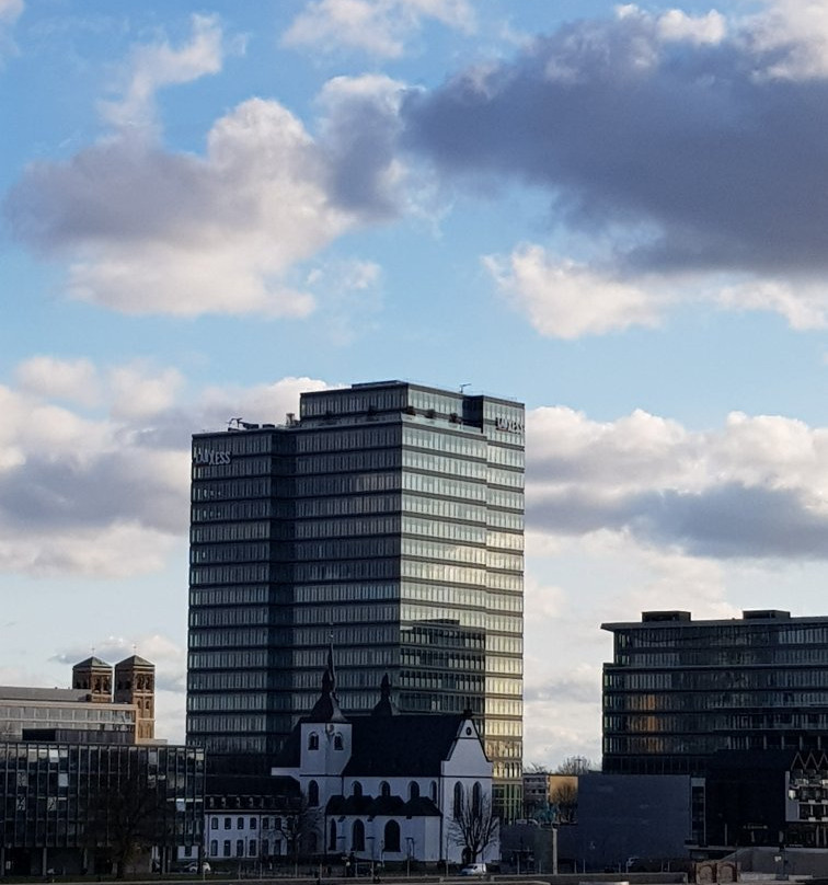 Freitreppe Kölner Rheinboulevard景点图片