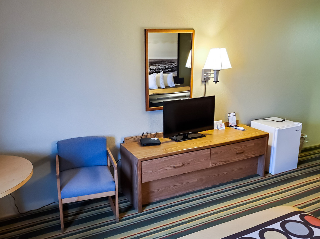 Super 8 by Wyndham Grayling主图