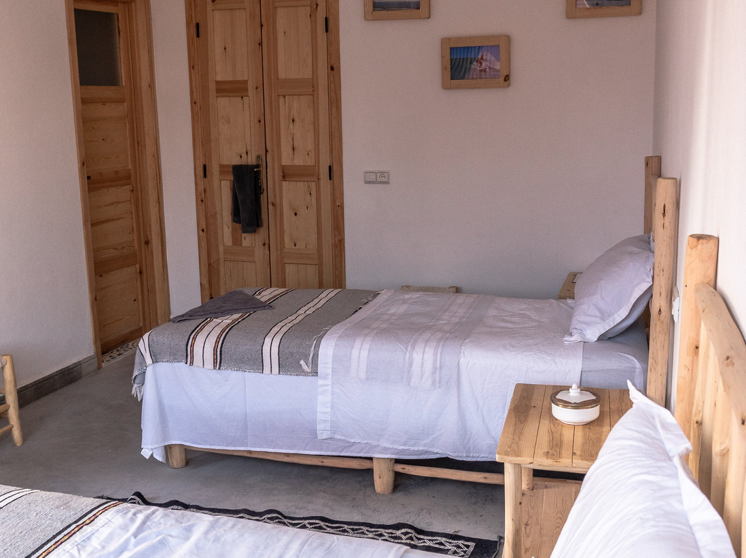 Blue Mind Surf & Yoga Tribe主图