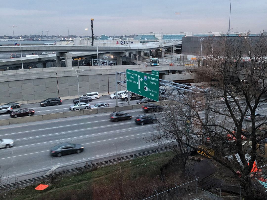 Aloft New York Laguardia Airport主图