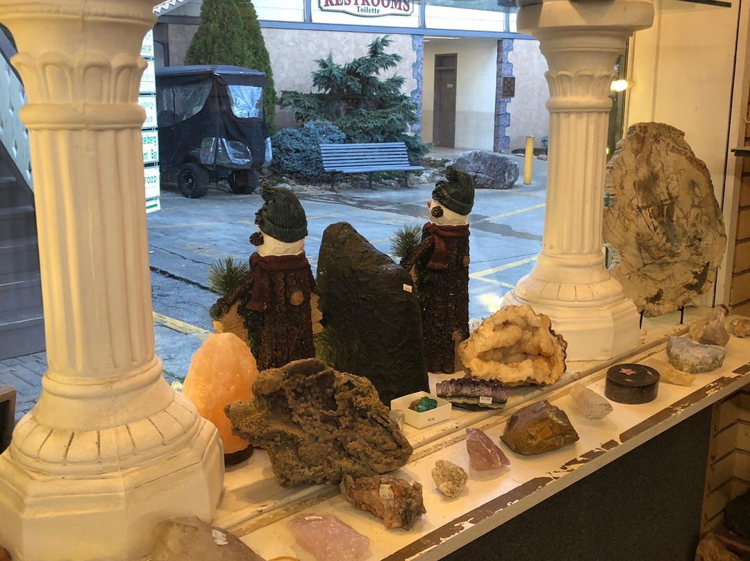 ZuZu's Petals Rock Shop-海伦必去景点