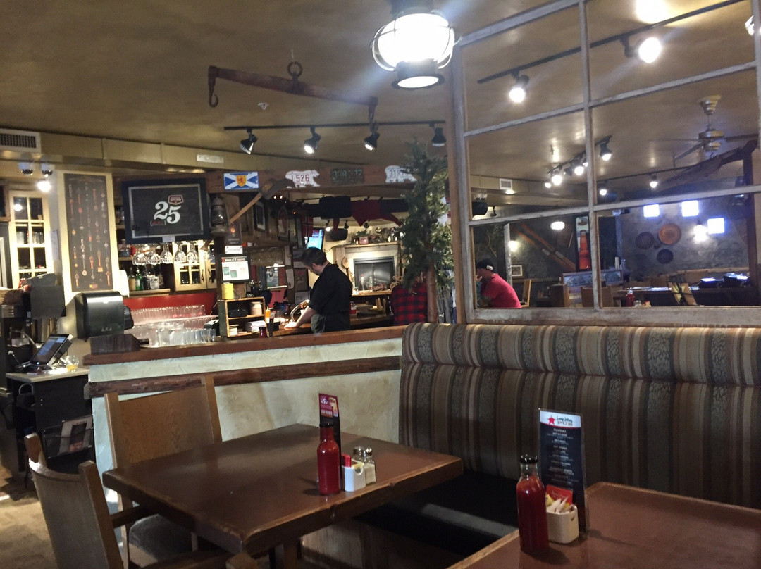 The Bulldog Hotel Silver Star主图