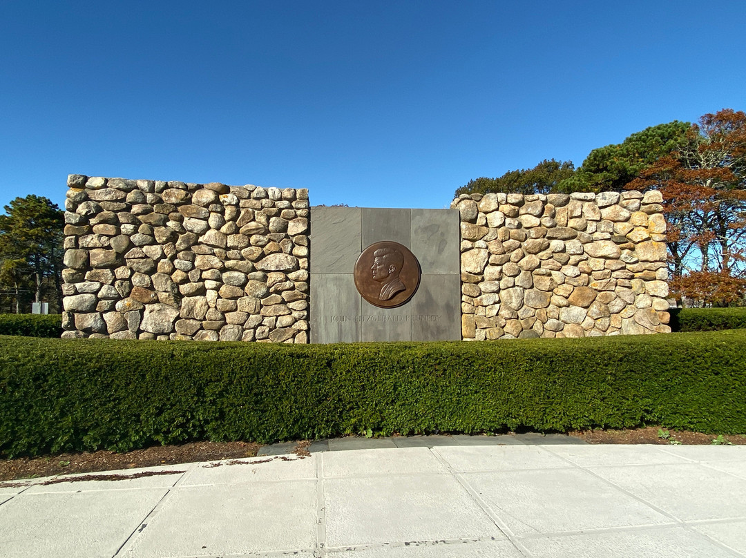 John F. Kennedy Memorial景点图片