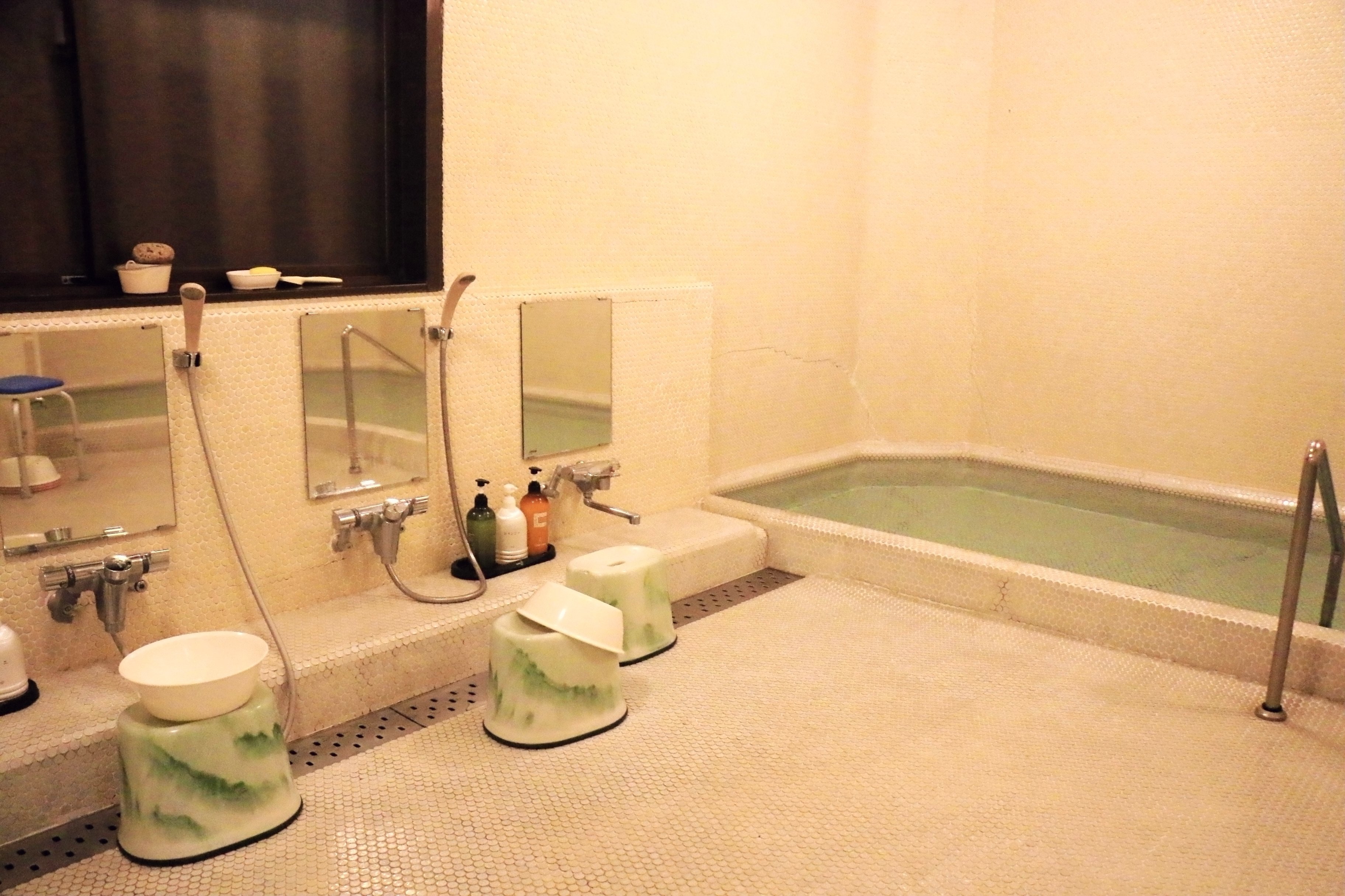 Asahiya Ryokan-浴室