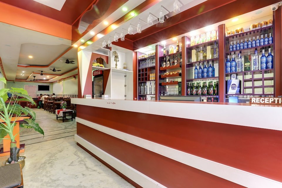 SPOT ON 545 Ghatal Hotel主图