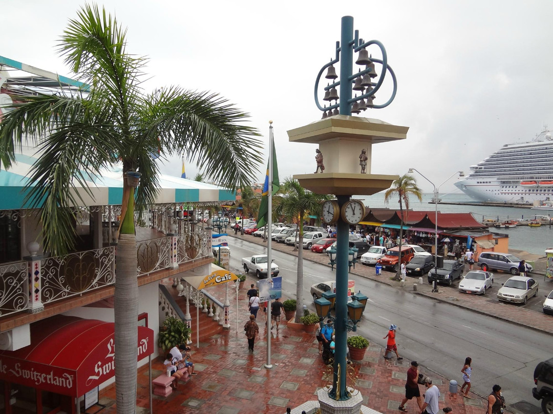 Little Switzerland-棕榈/鹰海滩必去景点