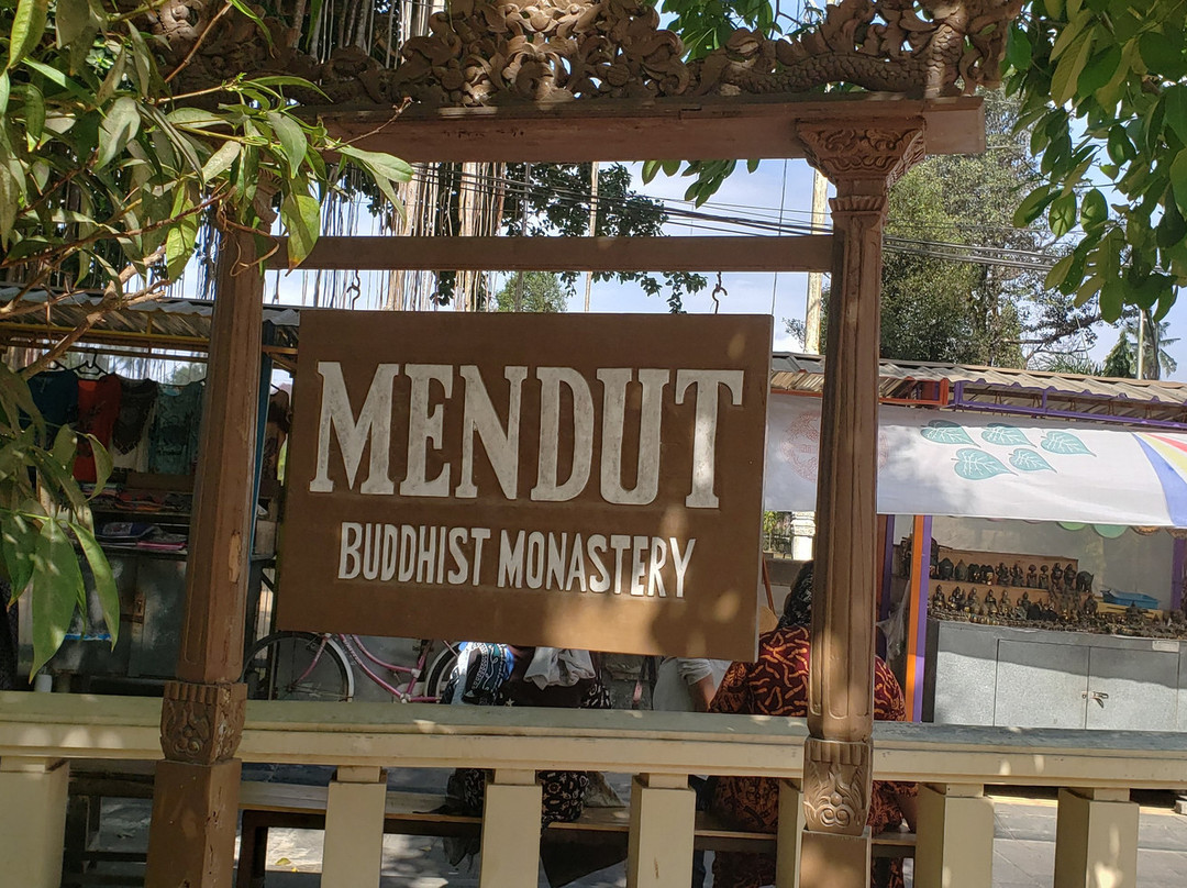 Candi Mendut (Temple)景点图片