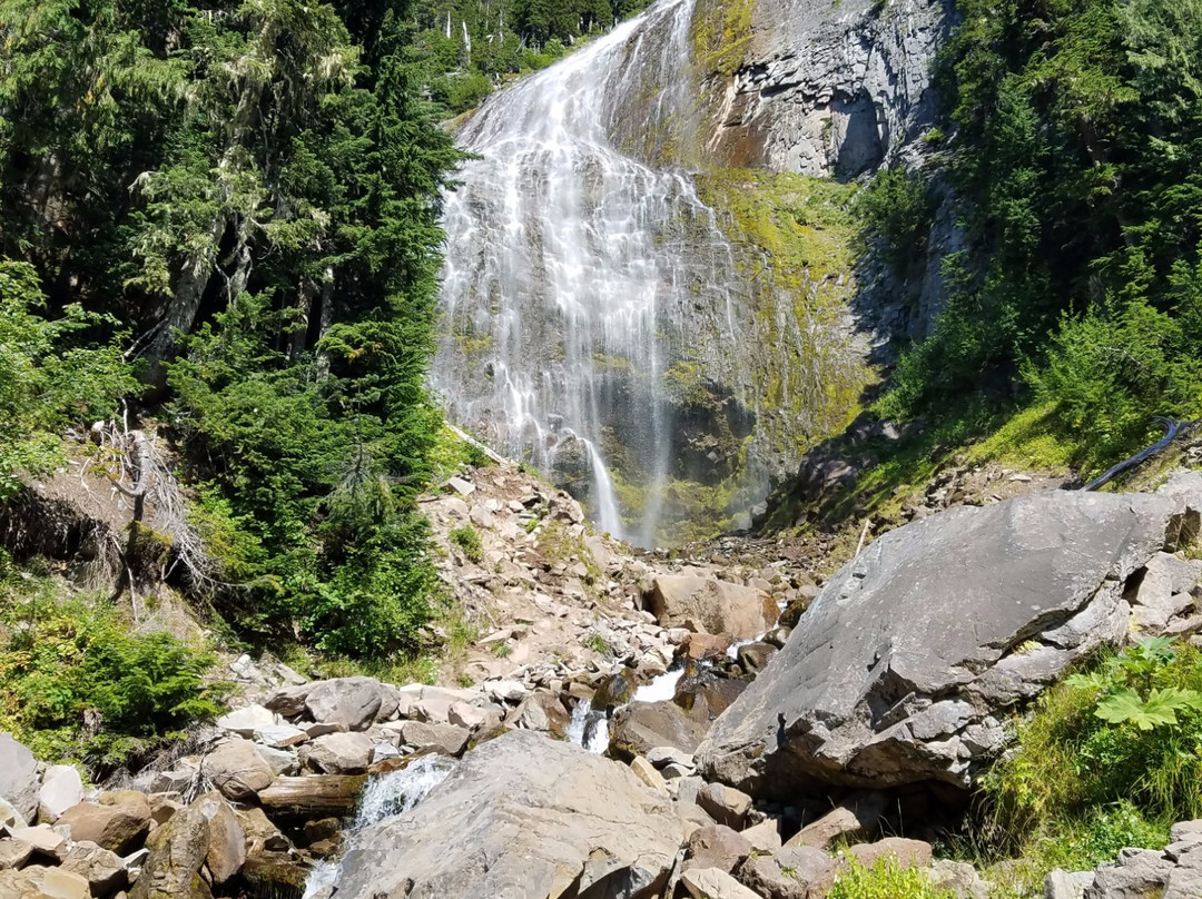 Spray Falls景点图片