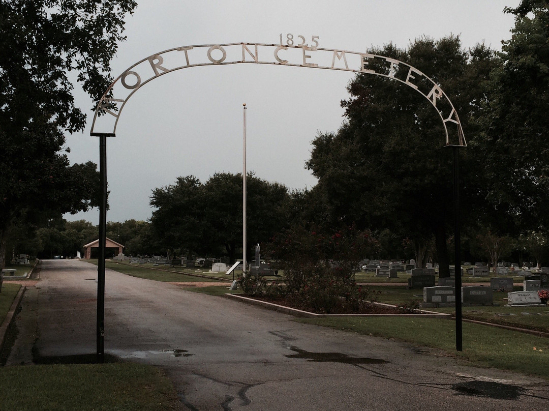 Morton Cemetery景点图片