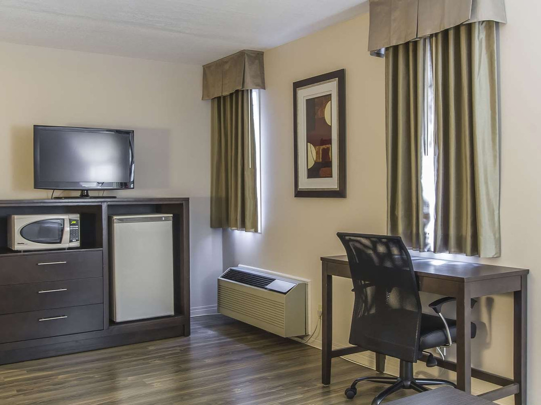 Econo Lodge Inn & Suites主图