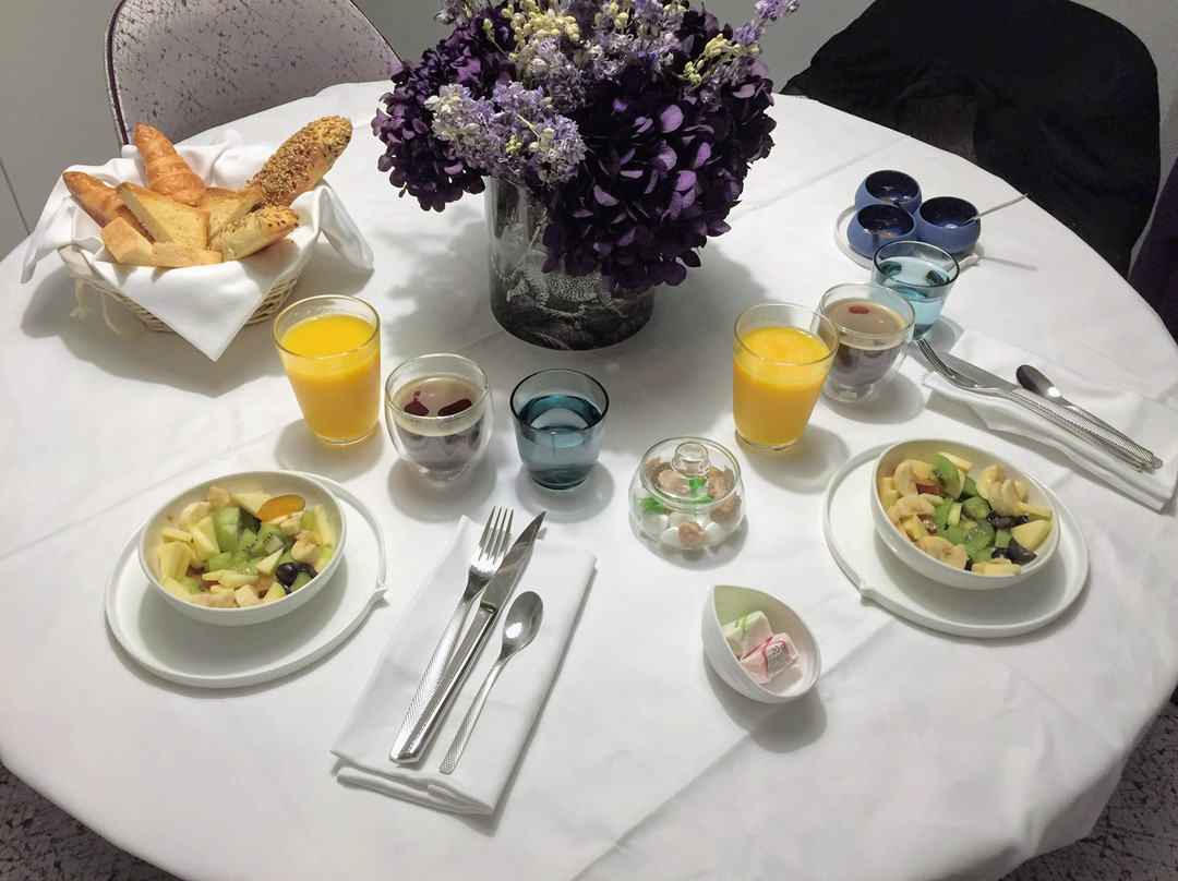 Hôtel Cardinal Bordeaux主图