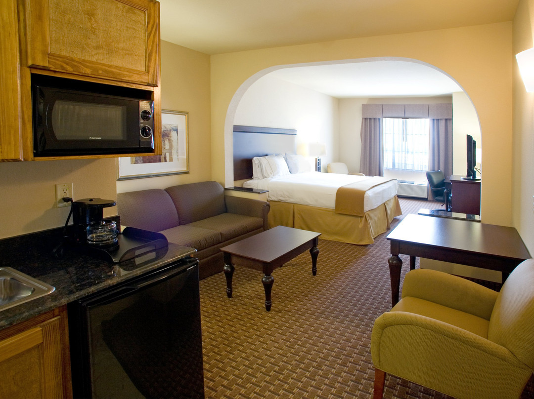 Holiday Inn Express & Suites Kingsville By IHG主图