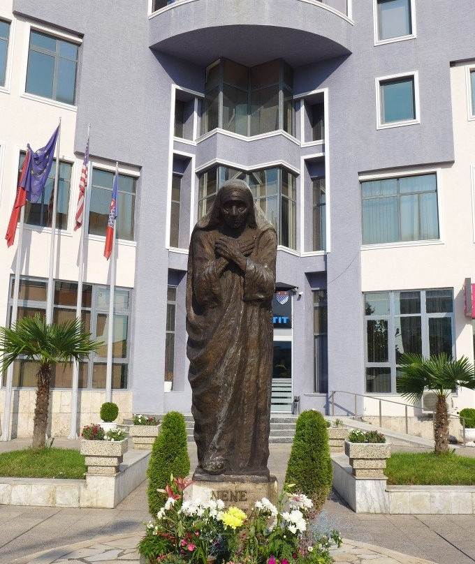 Monument to Mother Teresa-Shkoder必去景点