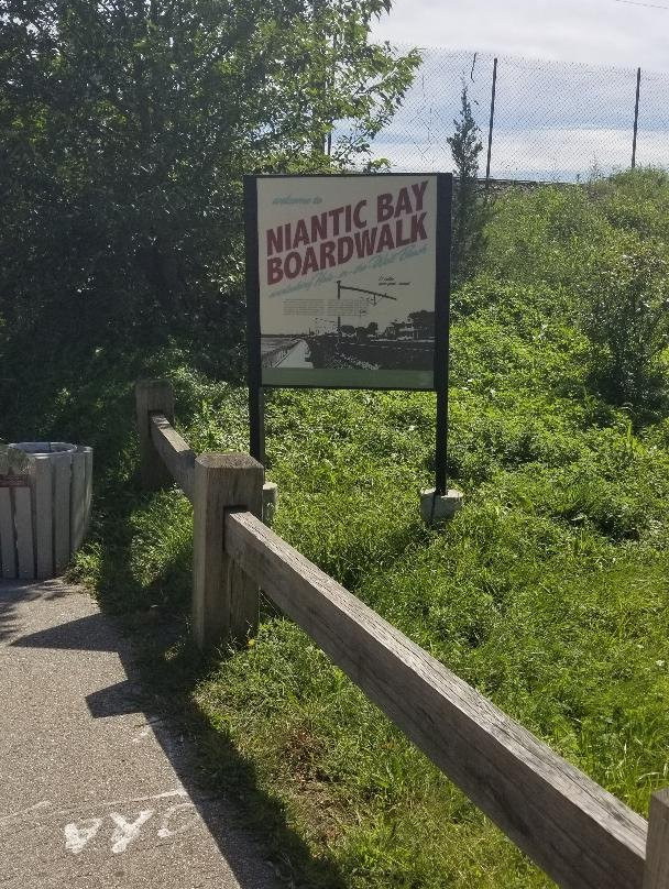 Niantic Bay Boardwalk-East Lyme必去景点