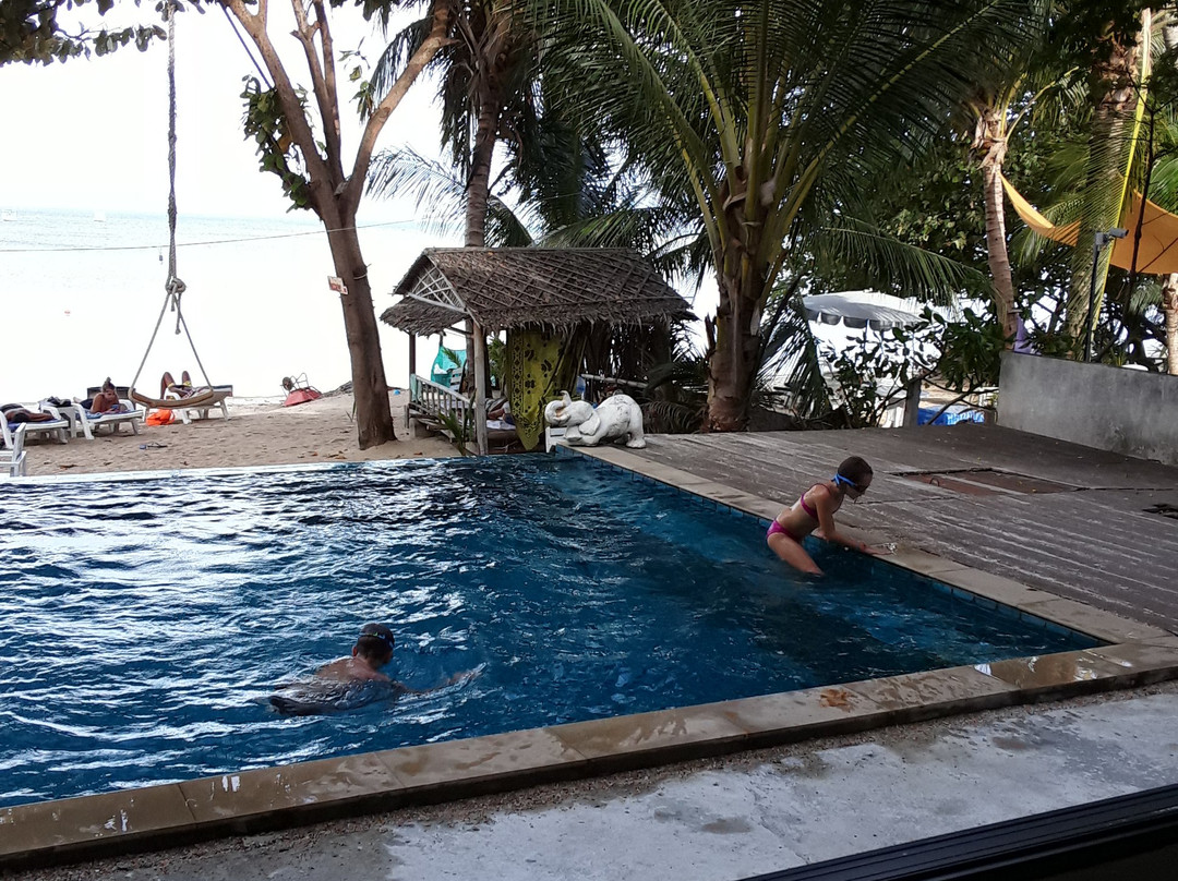 Hua Thanon Beach-马叻必去景点