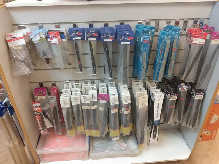 Al's Hobbies Store and RC Plane Collection-米尔顿凯恩斯必去景点