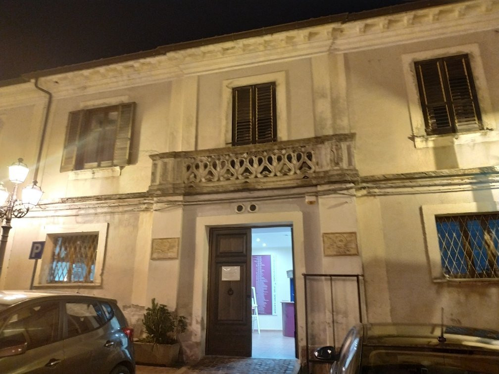 Museo Diocesano Di Arte Sacra Di Squillace-Squillace必去景点