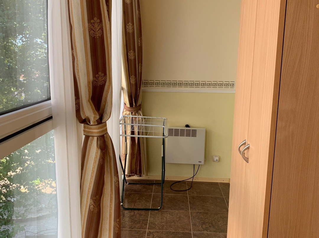 Nika Notel, Berdyansk主图