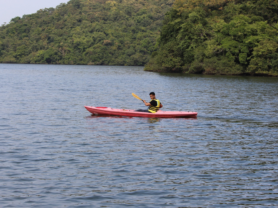 Dhamapur Lake景点图片