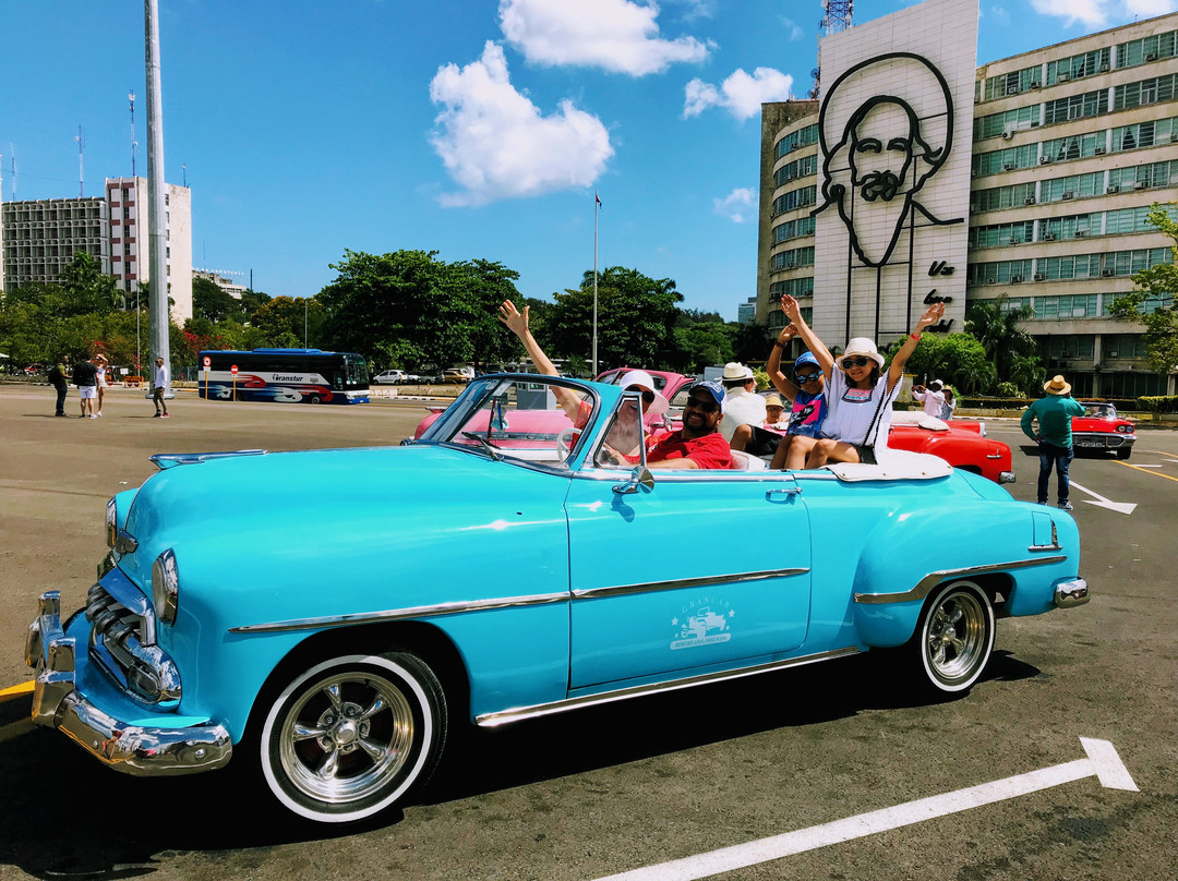 Nely Havana Car Tour-哈瓦那必去景点