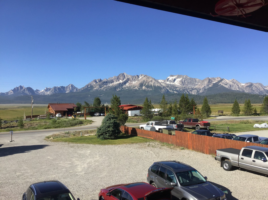 Valley Creek Lodge and RV Park主图