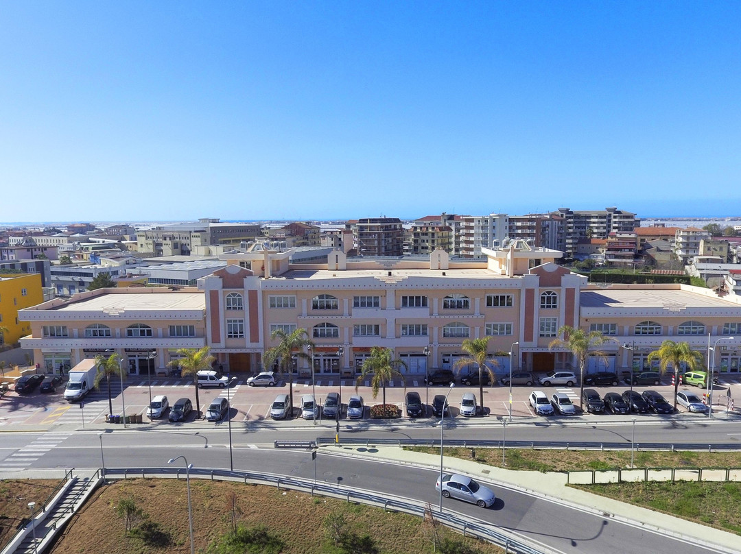 MAJESTIC Business Center-巴蒂帕利亚必去景点