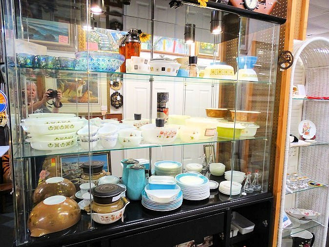 Daphne Antique Galleria景点图片