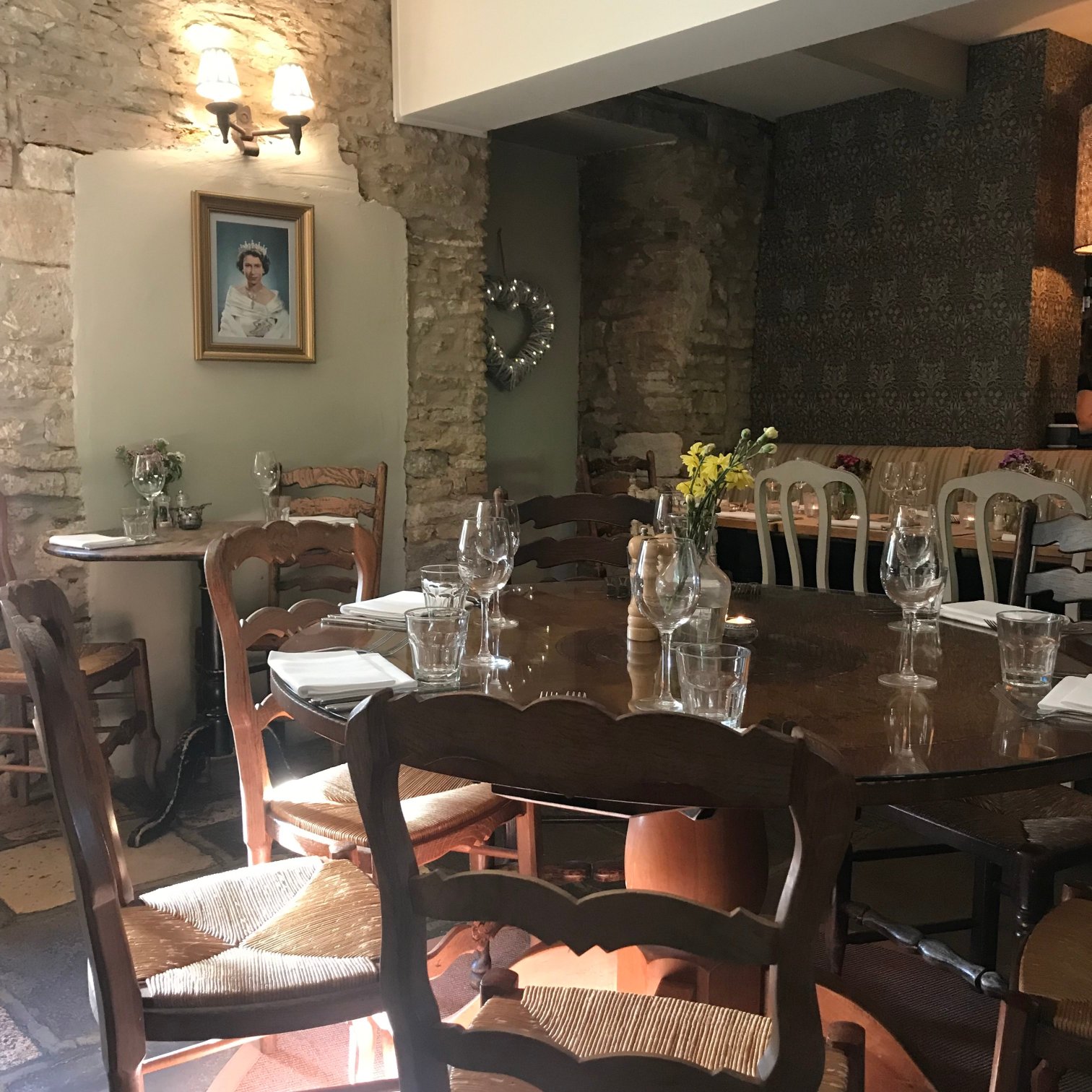 The Plough At Kelmscott-餐饮