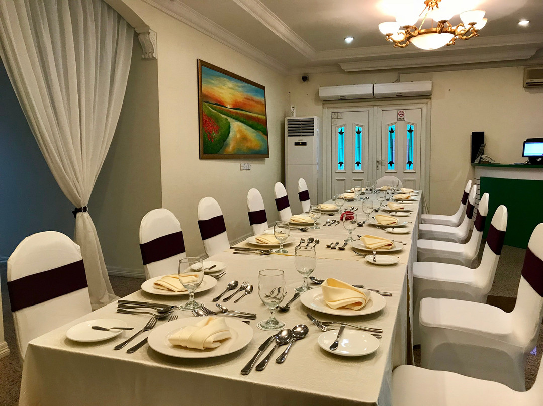 Pine Garden Hotel主图