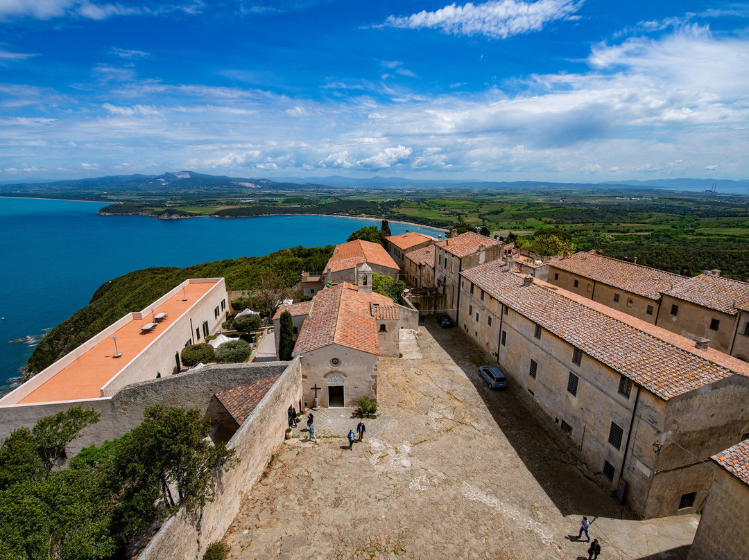 Torre Medievale e Rocca Degli Appiani景点图片