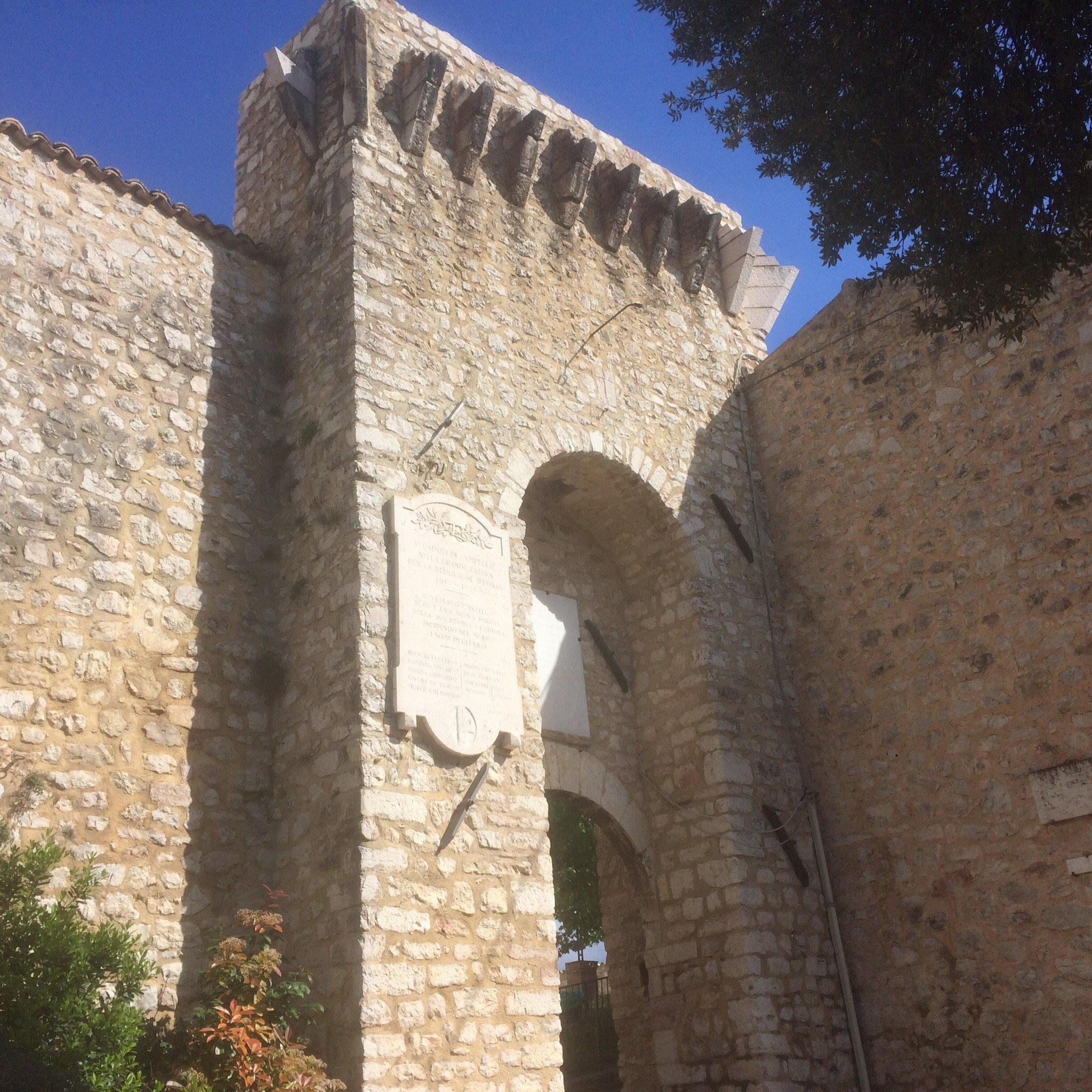 Il Castello Di Campello-官方