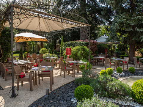 博讷雪松酒店及水疗中心主图